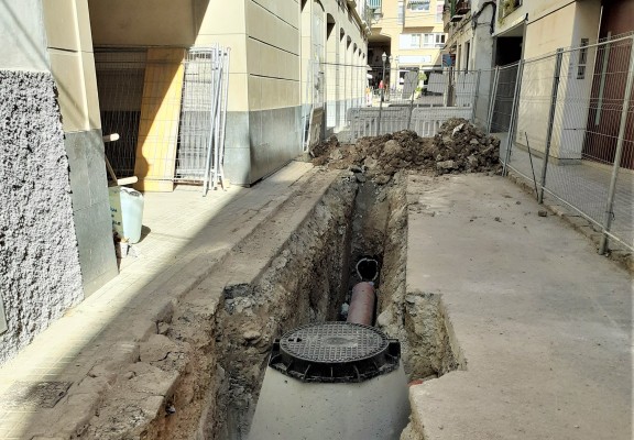 Patrimonio autoriza la continuidad de las obras en la calle Fossar de Elche