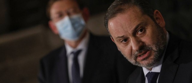 Ábalos niega un cambio de criterio en el Gobierno sobre la obligatoriedad de las PCR a viajeros