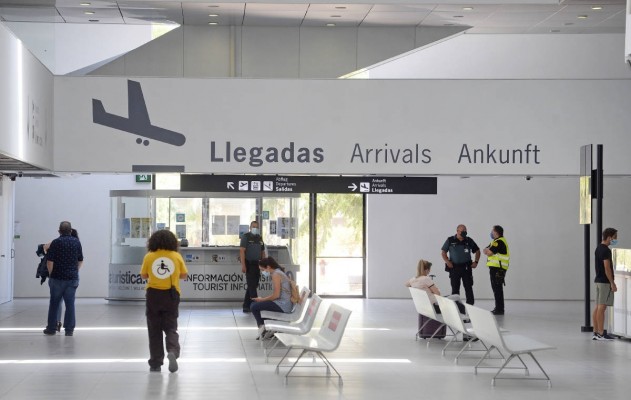 El aeropuerto de Corvera no levanta el vuelo: los pasajeros se reducen casi un 90% en octubre