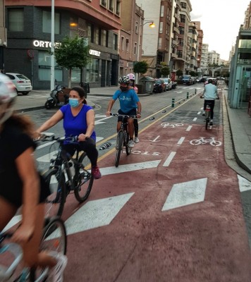 Seis colectivos de Elche firman un manifiesto de apoyo a los carriles bici e instan a hacer más al bipartito