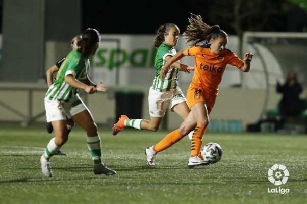 El Betis frena al Valencia tras remontar el gol de Bonsegundo 