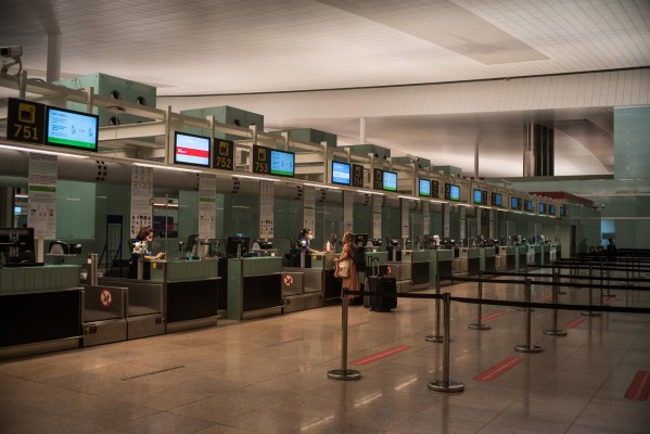 España exigirá a los viajeros internacionales de países de riesgo una PCR negativa en las últimas 72 horas