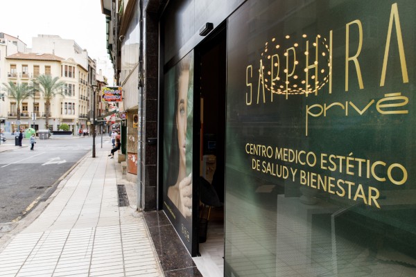 La medicina estética busca el 'efecto escaparate' del centro: Sapphira abre en Alfonso el Sabio