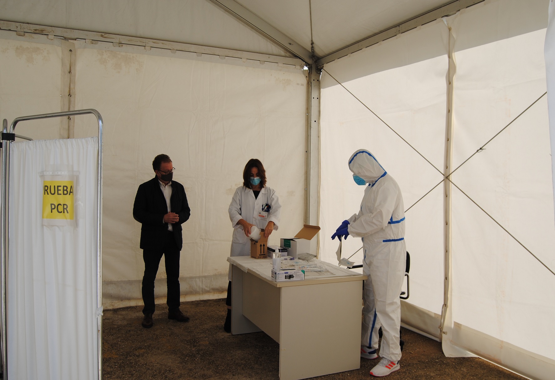 Alcalà-Alcossebre instala seis carpas para aumentar el espacio útil en los centros de salud