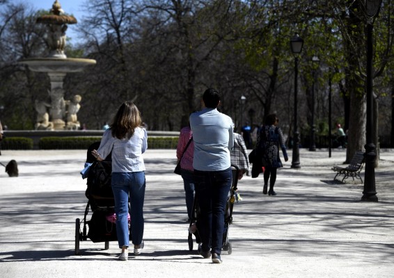 Las familias numerosas de España piden al Gobierno que asuma parte del coste de las mascarillas