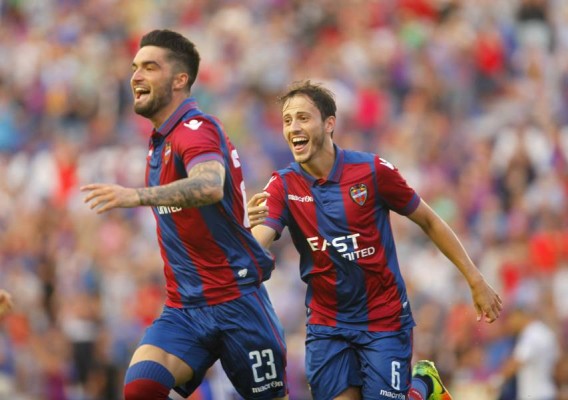 El Levante busca proclamarse campeón en Tenerife