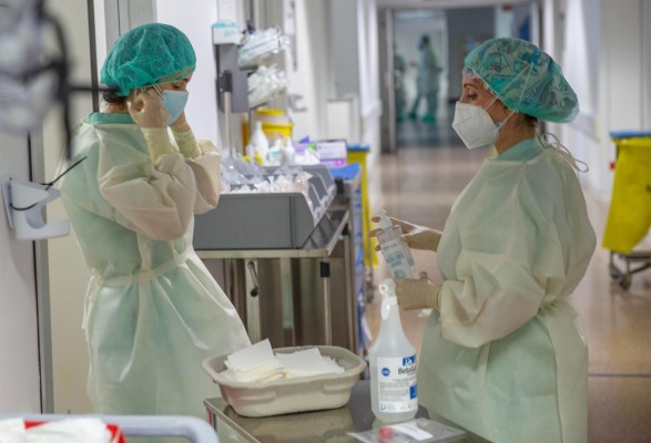 La ocupación de camas hospitalarias y de UCI alcanza el nivel 4 en la Comunitat Valenciana