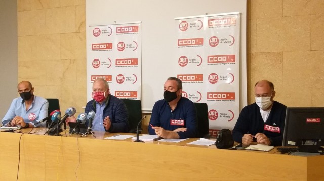 Los sindicatos denuncian que continúan los abusos laborales e irán a la huelga en el campo el 4 de diciembre
