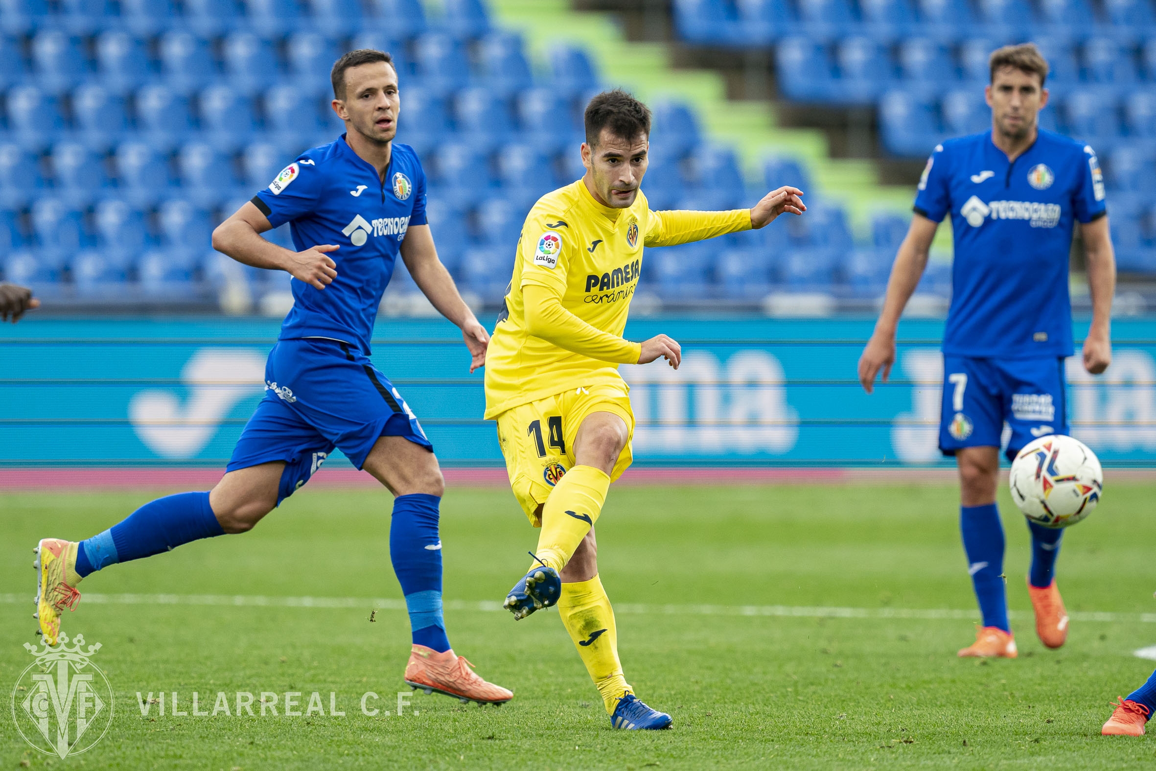 Parejo y Trigueros, lección de fútbol y liderato provisional