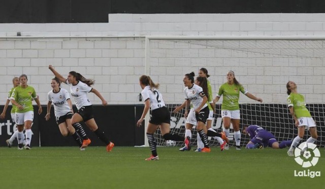 El Valencia se impone implacable al Santa Teresa