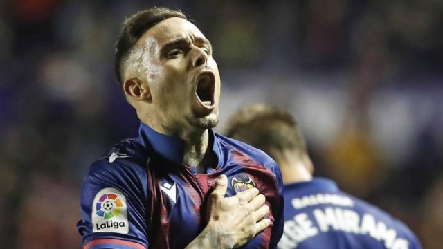Roger da positivo por Covid-19 y será baja ante el Alavés