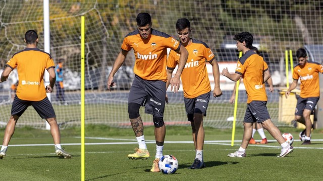 El VCF Mestalla busca una victoria de confirmación en Orihuela