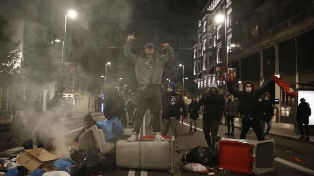 De la libertad al libertinaje hay solo un paso: los vándalos de medianoche