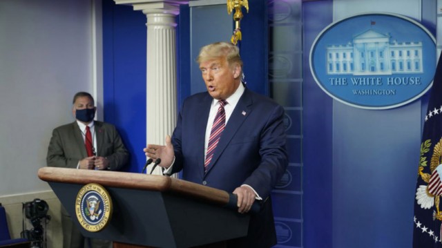 La campaña de Trump evita tirar la toalla: 