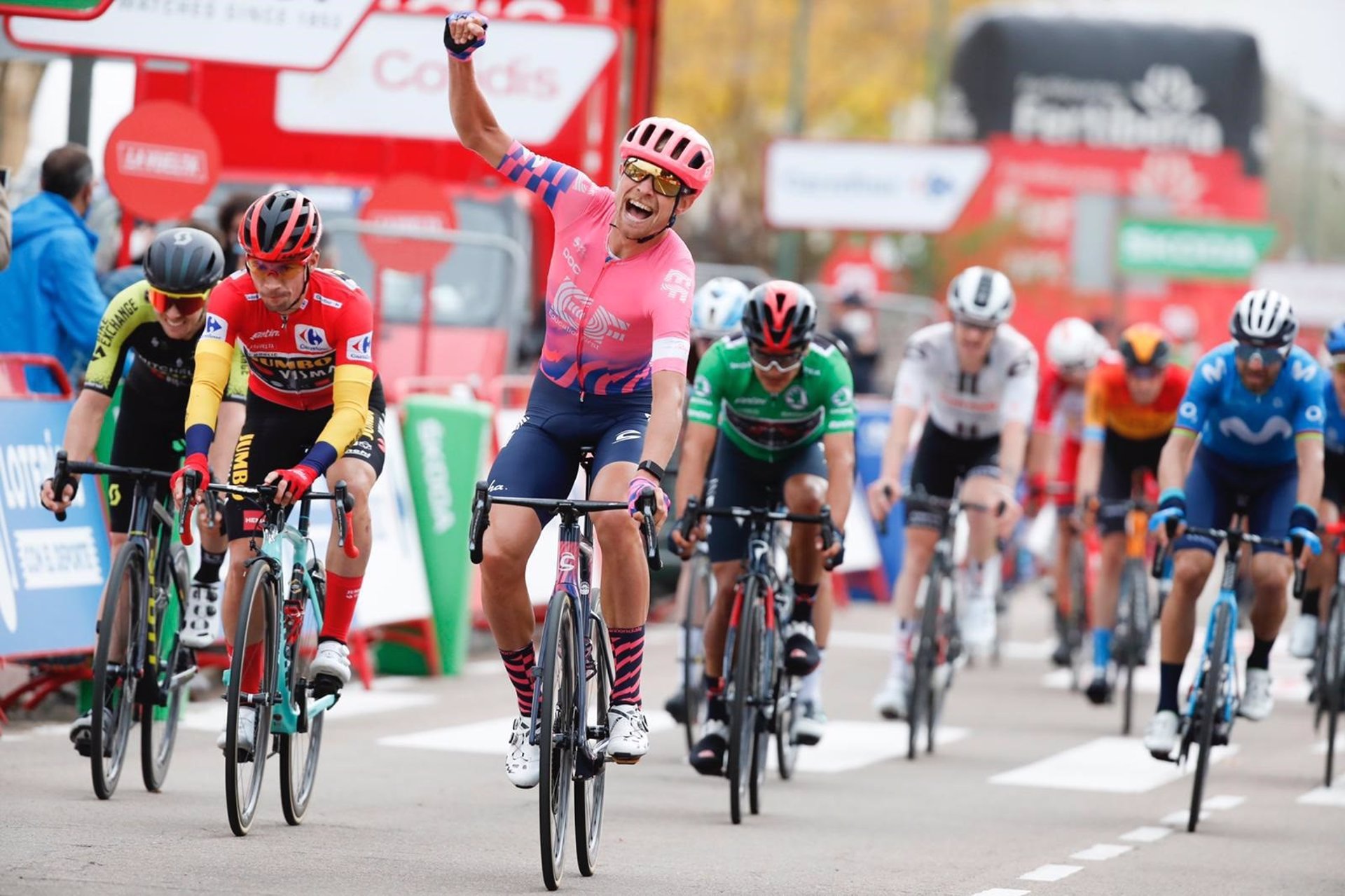 Cort Nielsen arrasa y Roglic bonifica en Ciudad Rodrigo