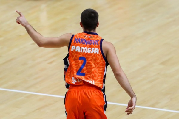 Marinkovic estará unos tres meses de baja tras ser operado del hombro