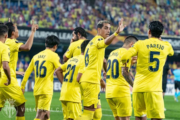 El Villarreal se divierte con una hora de retraso