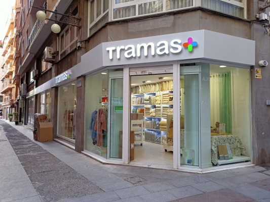 La cadena del hogar Tramas abre en la calle Hospital de Elche; Superdumbo, a por un nuevo local en El Toscar