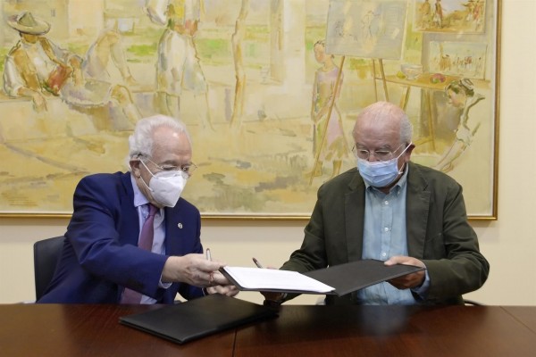 La Fundación Cajamurcia lleva de la mano a Proyecto Hombre: 20.000 euros para tratar las adicciones