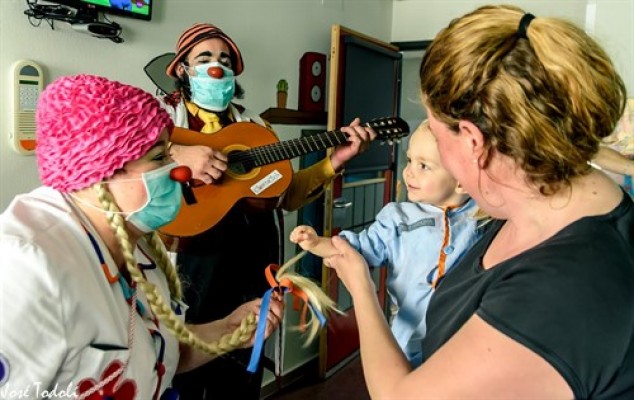 Payasospital lanza un nuevo calendario solidario para financiar actuaciones terapéuticas a menores hospitalizados
