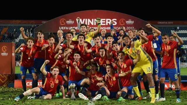 Ferrán Torres y Hugo Guillamón, campeones de Europa con España