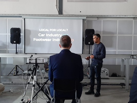 La firma Simplicity Works trabaja por abrir un punto productivo con maquinaria Bonding Cell en Elche