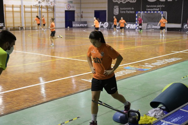 Toñi Martínez estará de 6 a 8 meses de baja en el STV Roldán por una grave lesión de rodilla