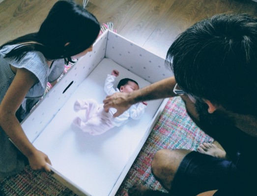 Suvituuli: la caja cuna finlandesa para bebés con sello desde Xixona y Alicante