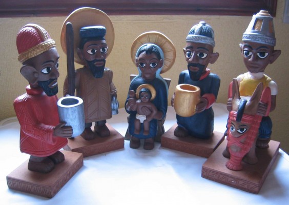 La Casa del Belén de Puente Tocinos se llena de figuras de Reyes Magos de nacimientos de todo el mundo