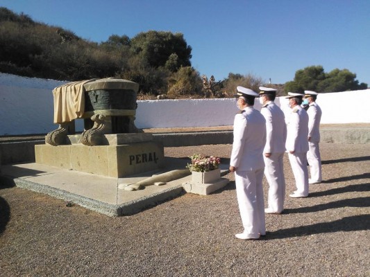Homenaje de la Armada a Isaac Peral y a los caídos en el cementerio de Los Remedios en Cartagena