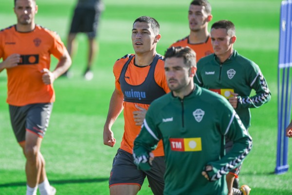 Entrenamientos todos los días y a puerta cerrada