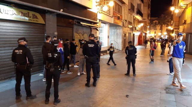 La Policía Local de Elche levanta 151 actas en la noche de Halloween por no llevar la mascarilla
