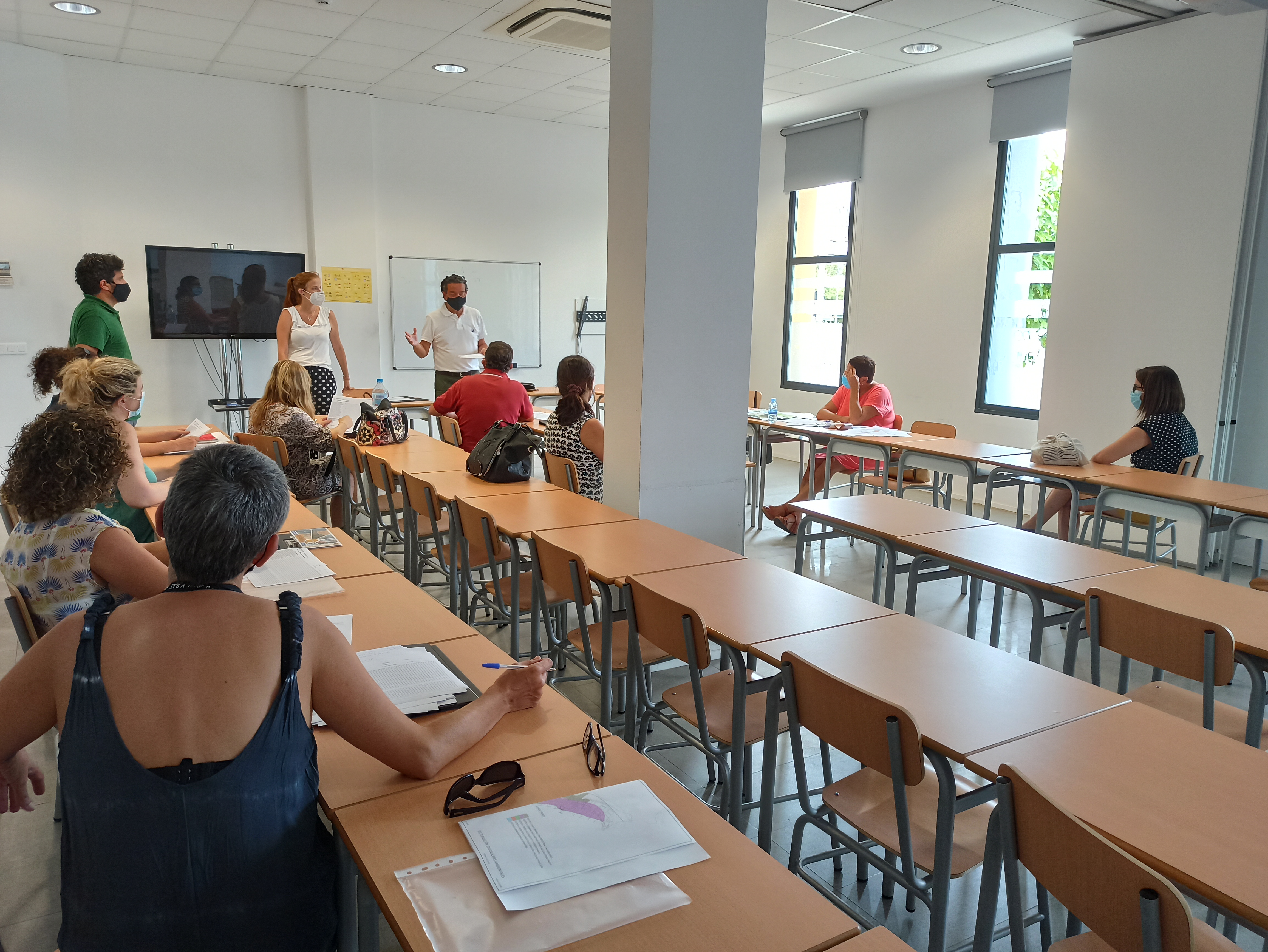 Benicàssim emplea a seis personas para concienciar a la ciudadanía sobre las medidas ante la covid-19