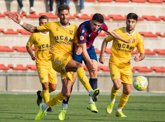 Al Atlético Levante le toca ganar en Santa Eulalia
