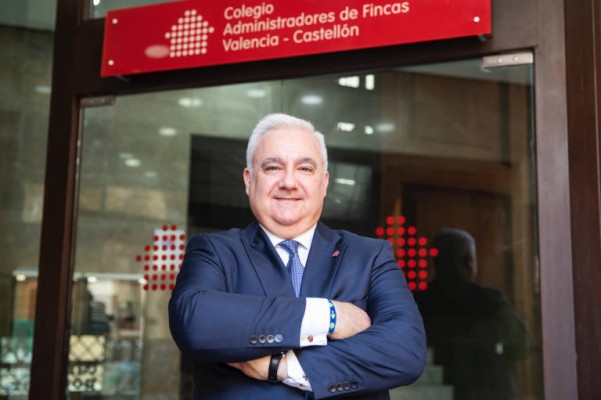 Sanidad y los administradores de fincas recomiendan suspender las reuniones de vecinos