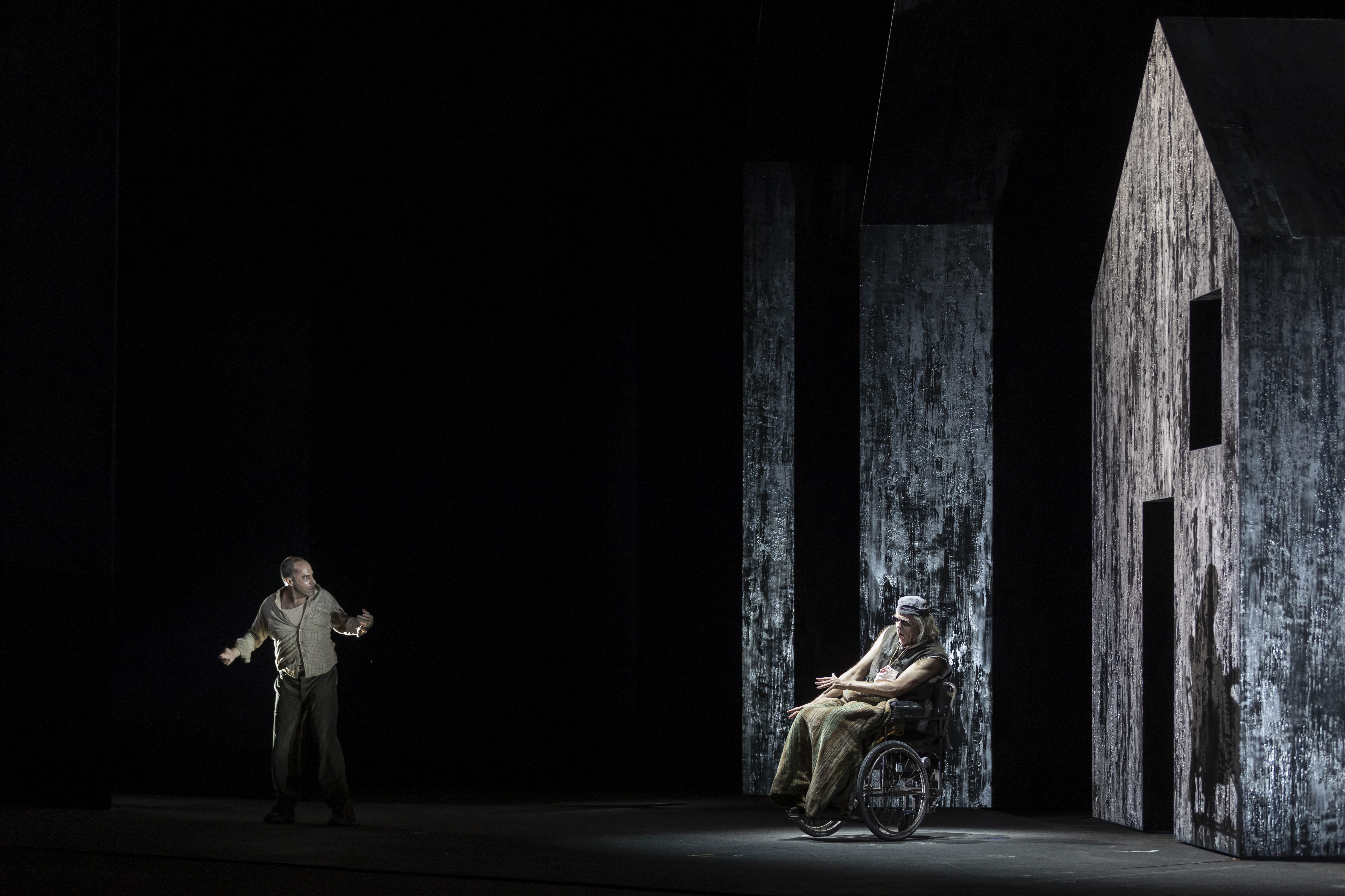 Estrenando a Kurtág: Les Arts acierta con 'Fin de partie', lo último del siglo XXI