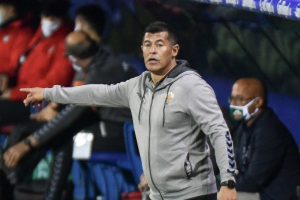 Almirón pronostica que el partido contra el Betis será 