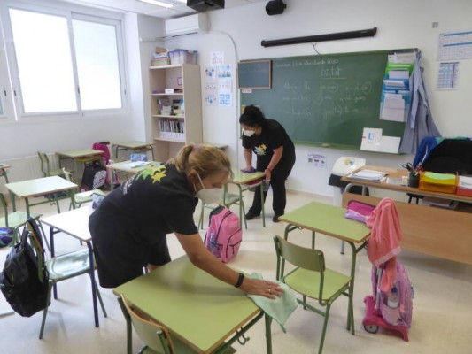 Castelló relanza el megacontrato de limpieza de los 40 colegios: 15 millones de euros por cinco años