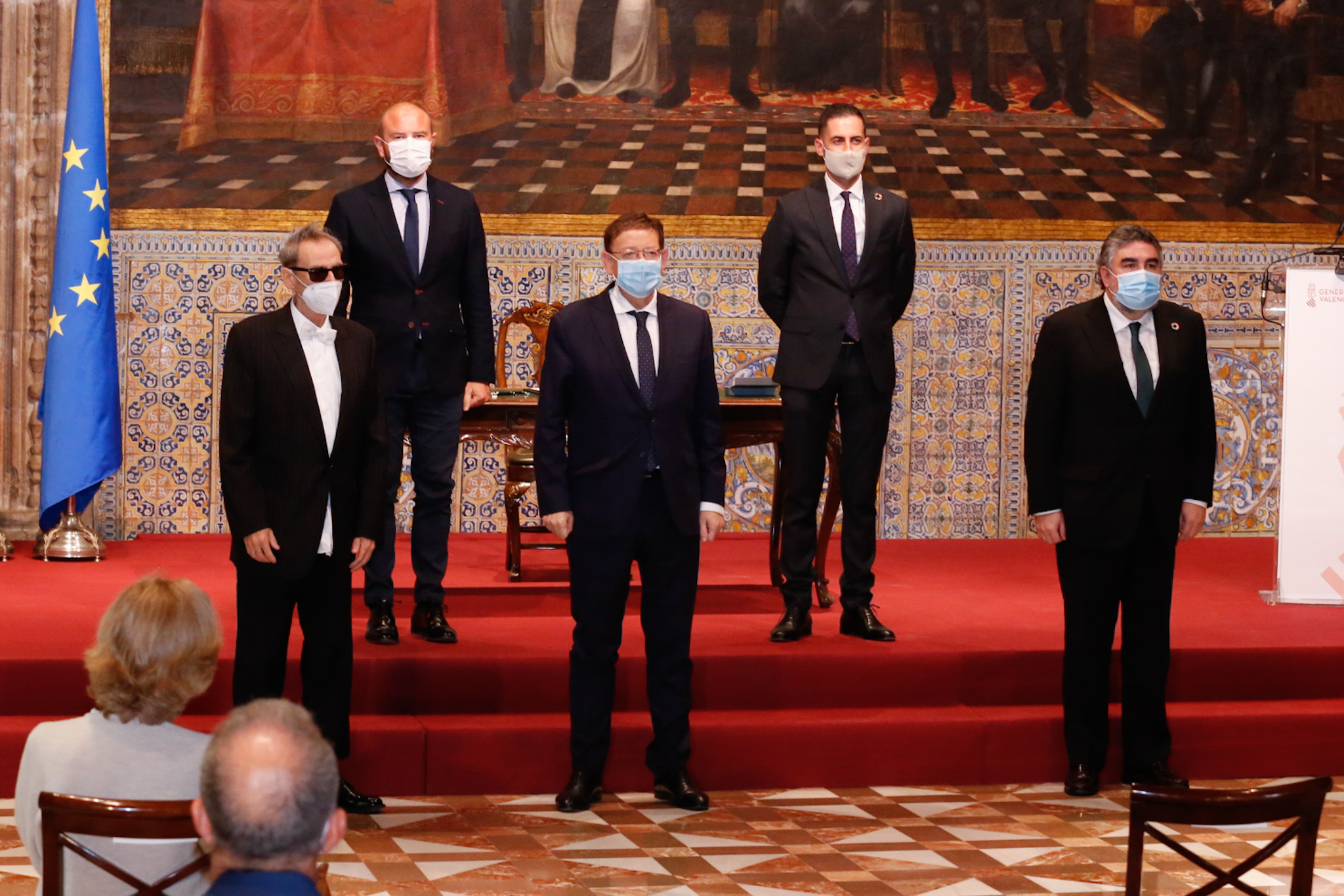 Firma del convenio de la Fundación Miquel Navarro en el Palau de la Generalitat. - 