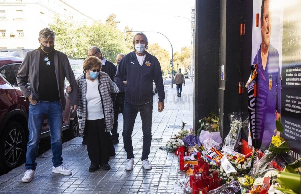 Una silla vacía fija junto a banquillo local recordará a Españeta en Mestalla
