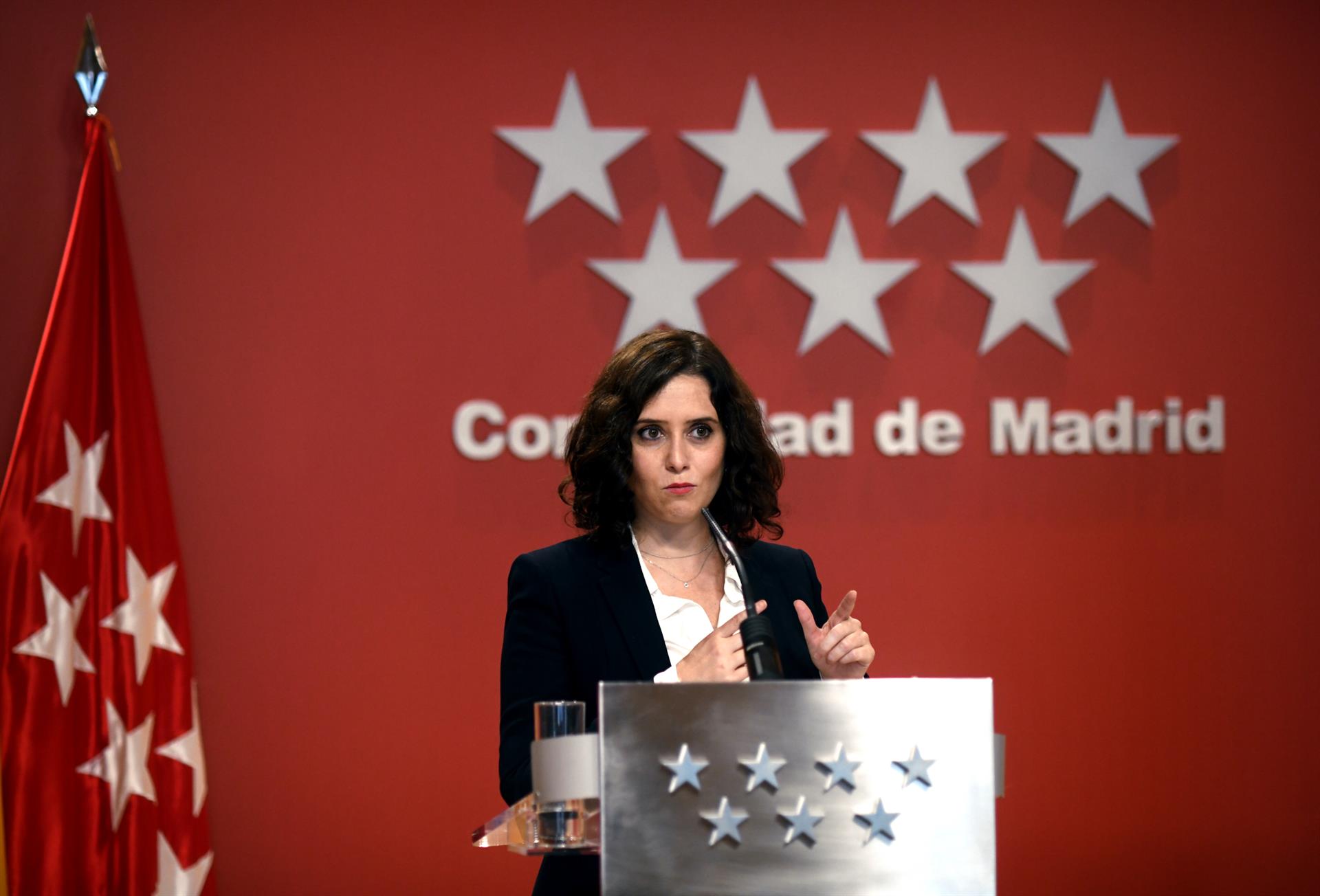 Ayuso desafía a Sánchez y anuncia el cierre de la Comunidad de Madrid solo en los dos puentes