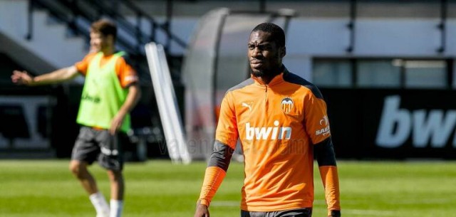 Kondogbia sigue con molestias y tampoco se entrena con el grupo en Paterna