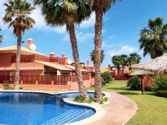 Las pernoctaciones en apartamentos turísticos se desploman un 52% en septiembre