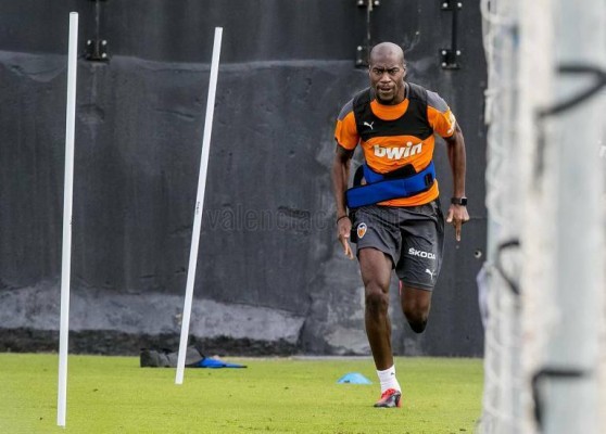 Kondogbia cumple dos semanas fuera del grupo con la sombra del Atlético