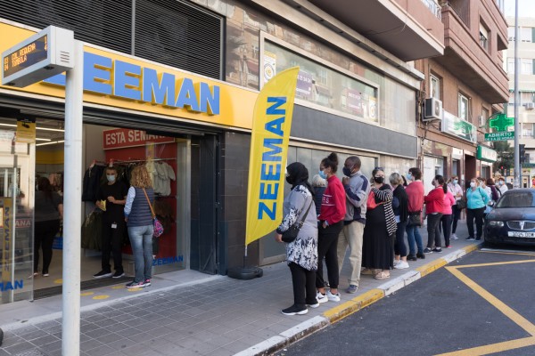 Zeeman abre las puertas de su primera tienda en Alicante y estira la 'milla de oro' hacia Aguilera
