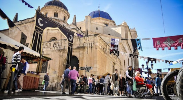 Teatro y ciudad: el Festival de Teatro y Música Medieval y Renacentista d’Elx