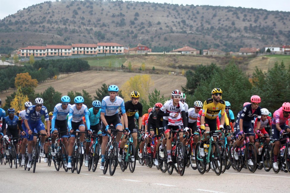 La Vuelta Ciclista a su paso por Abejar (Soria). Foto: EUROPA PRESS - 