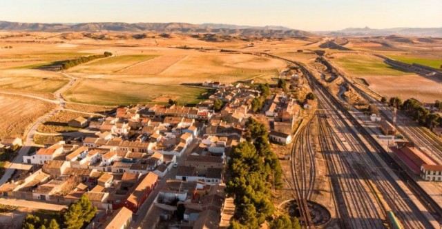 De los cuidados a las renovables: los propietarios de Asistenzia y Senelx construirán una planta solar en Villena