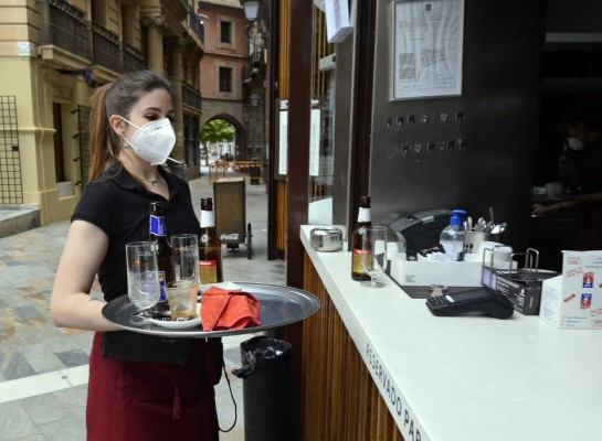 El desempleo sigue llevando nombre de mujer: la tasa de paradas supera ya el 20% en la Región