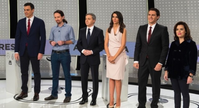 Iglesias, Sánchez y Rivera atacan con la corrupción a Santamaría, que replica con Monedero y los ERE